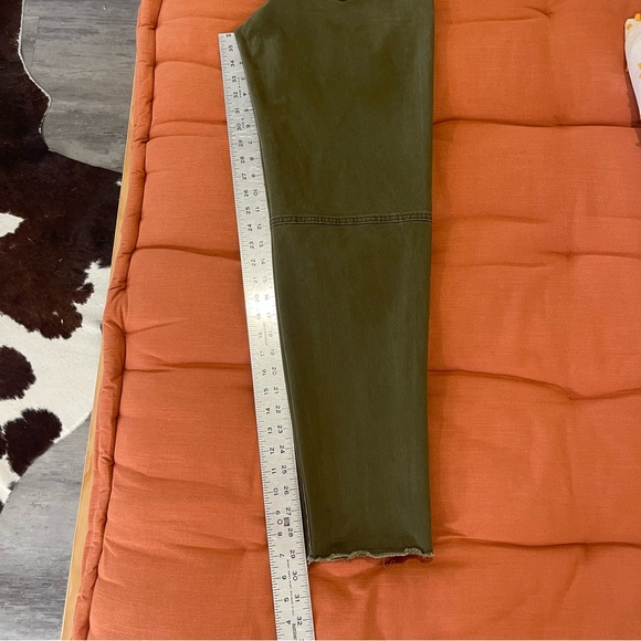 Banana Republic Girlfriend Authentic Chino - Picture 4 of 12